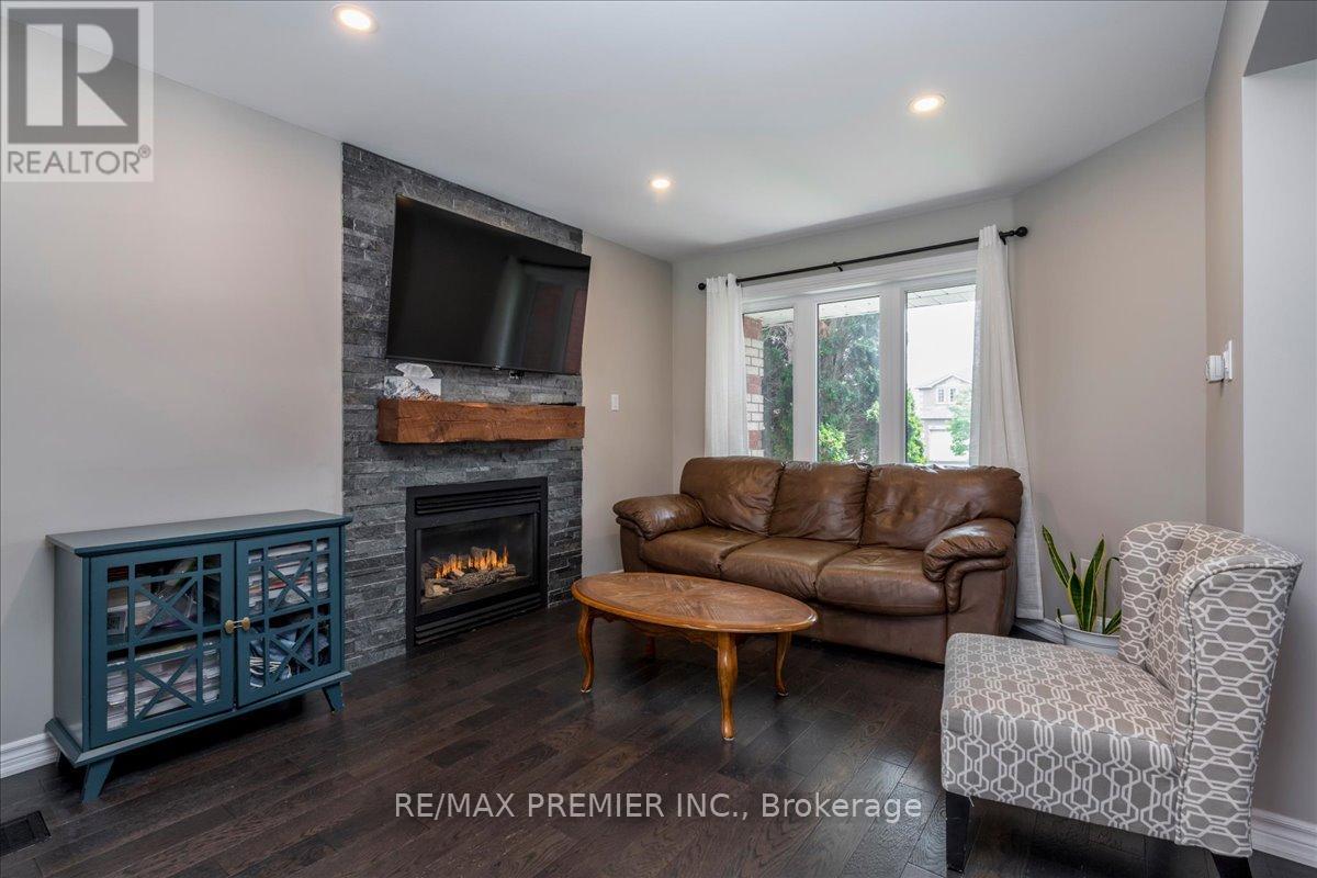129 CHALMERS DRIVE - 3