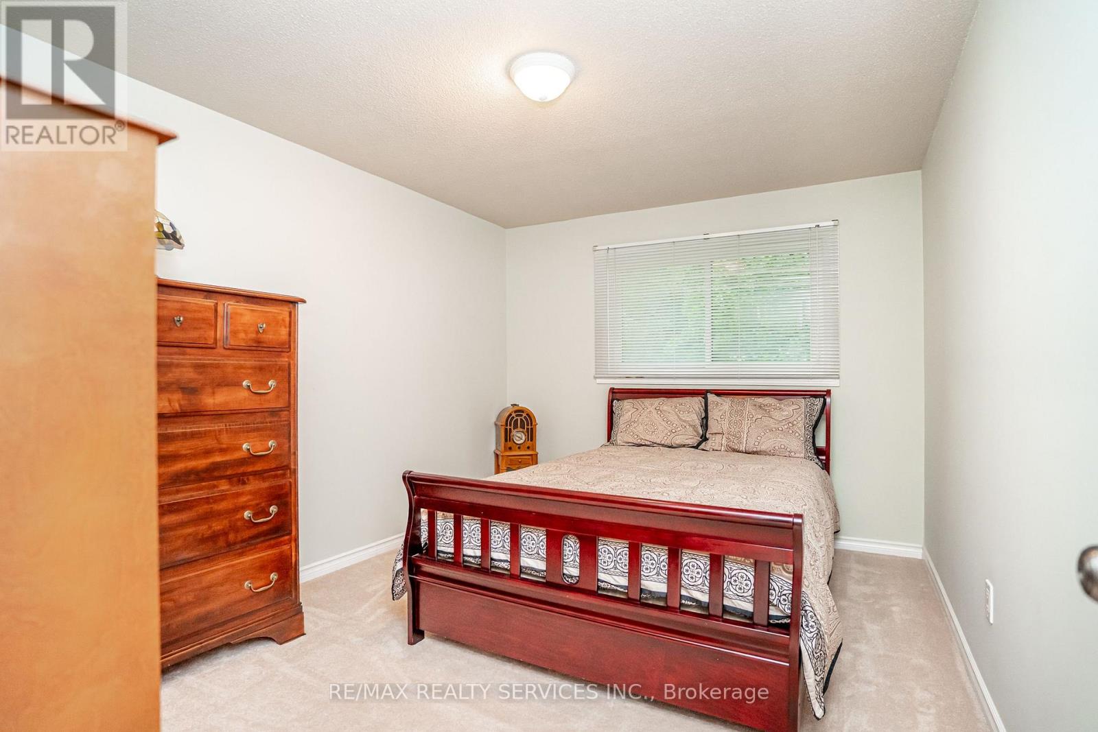 #125 125 ASHTON CRESCENT - 28