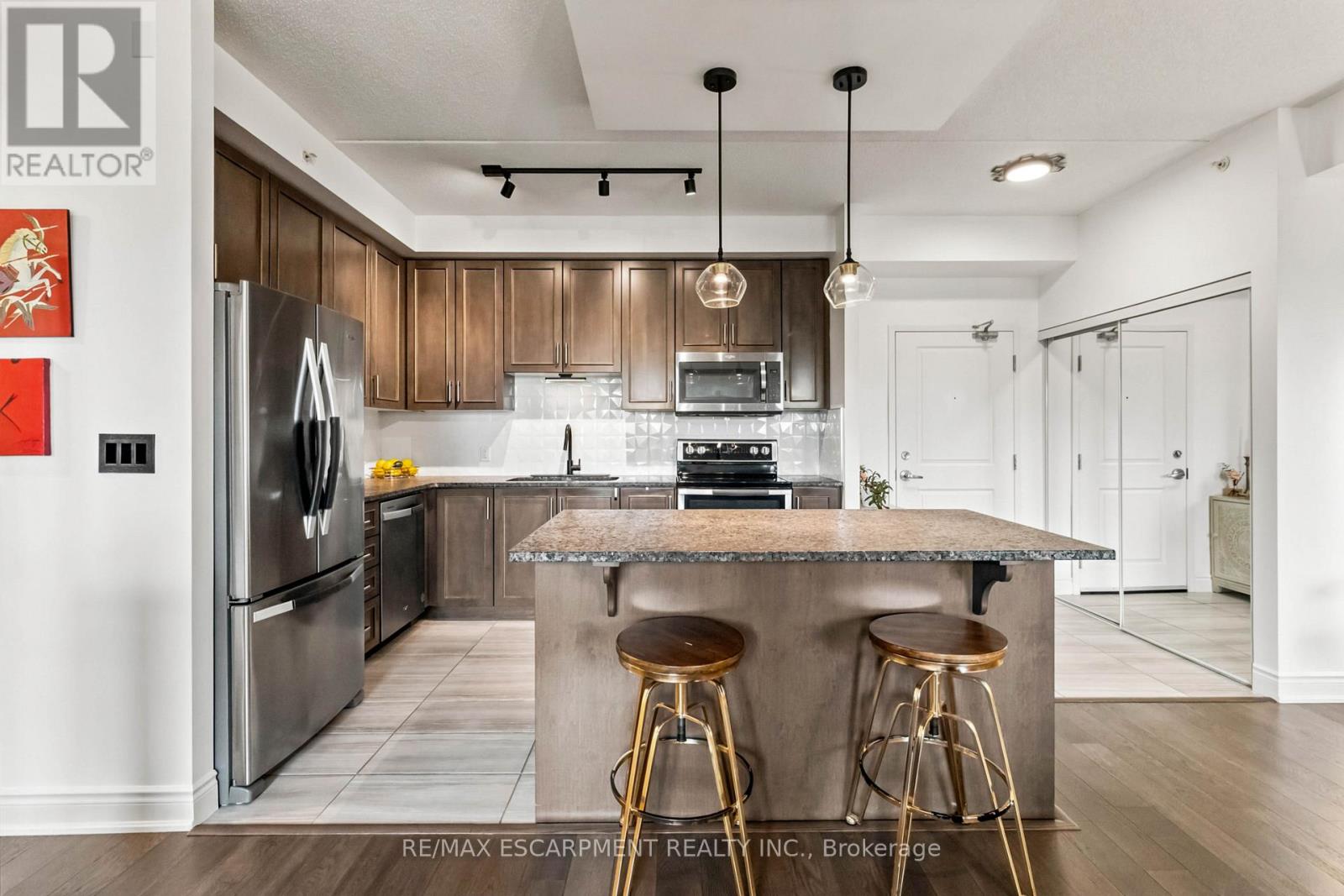 #113 630 SAUVE STREET - 20