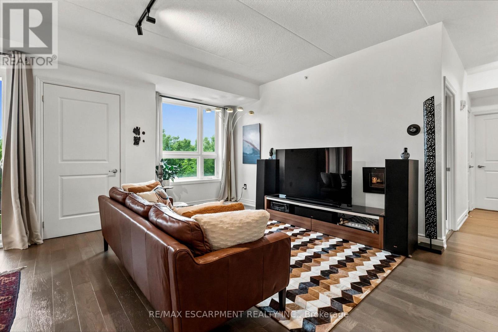 #113 630 SAUVE STREET - 9