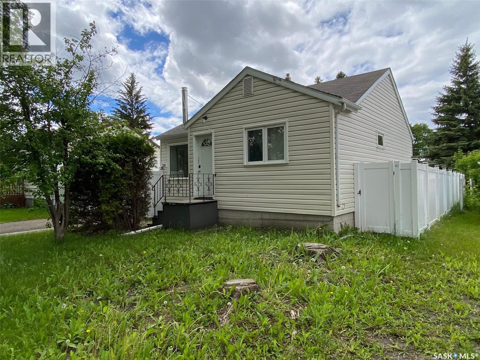 216 Maple AVENUE - 1