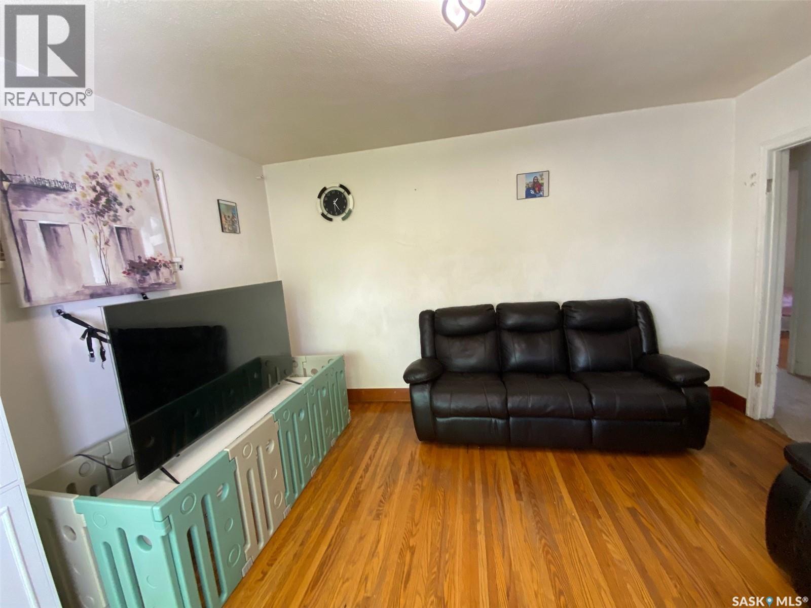 216 Maple AVENUE - 10