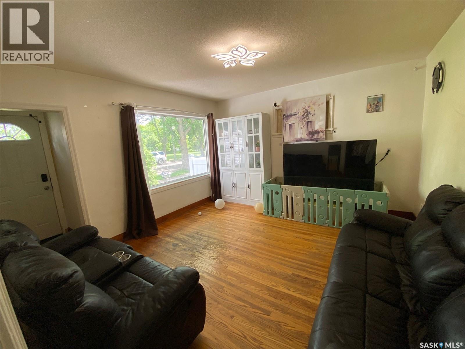 216 Maple AVENUE - 13