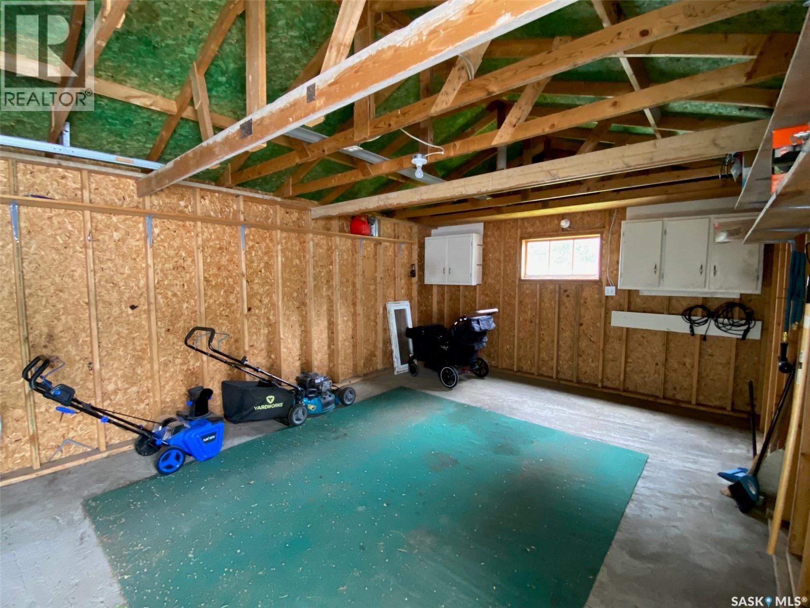 216 Maple AVENUE - 24