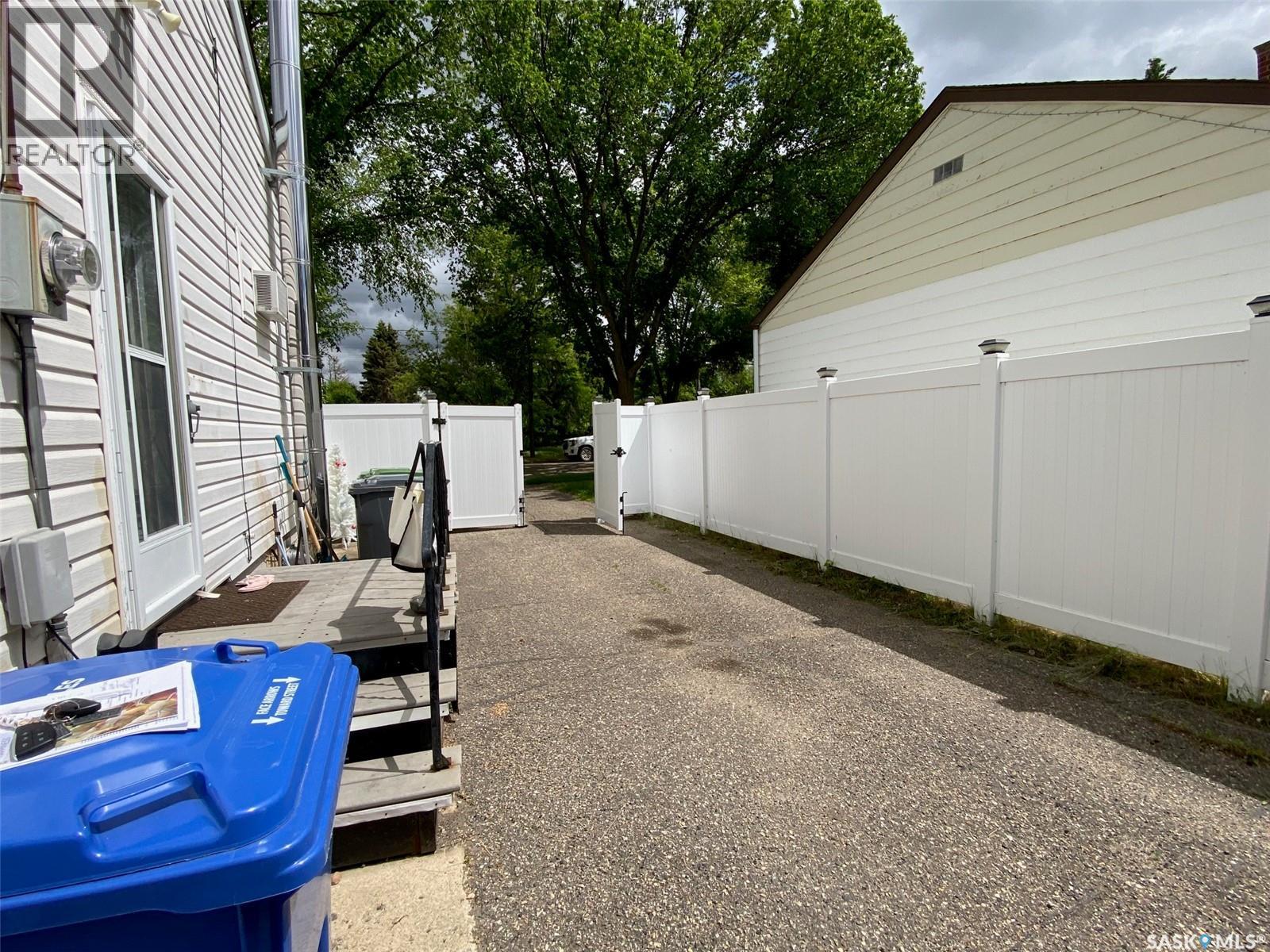 216 Maple AVENUE - 25