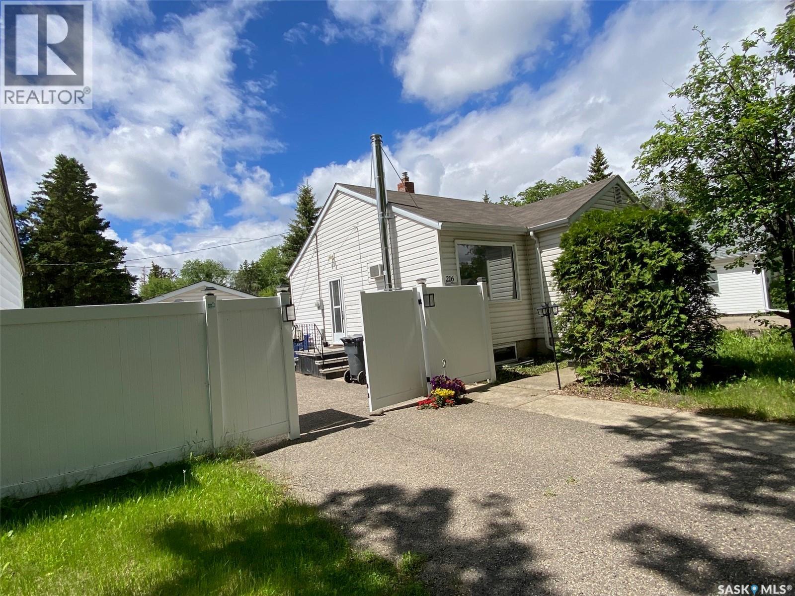 216 Maple AVENUE - 27