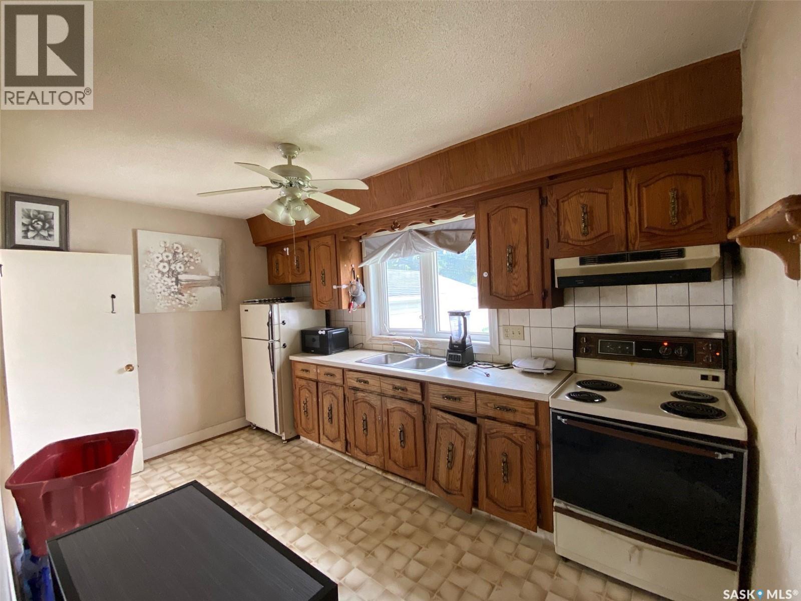 216 Maple AVENUE - 5