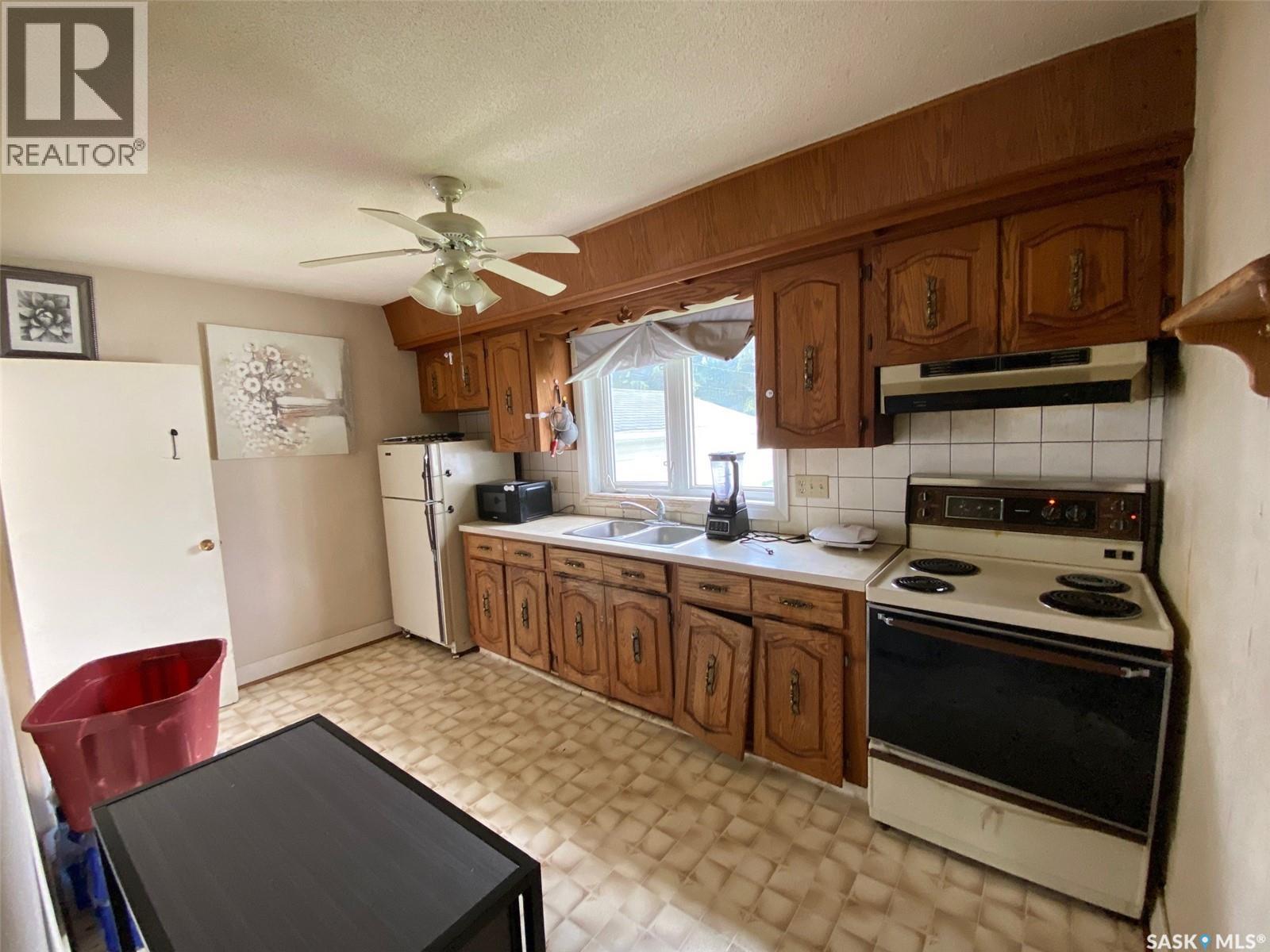 216 Maple AVENUE - 6