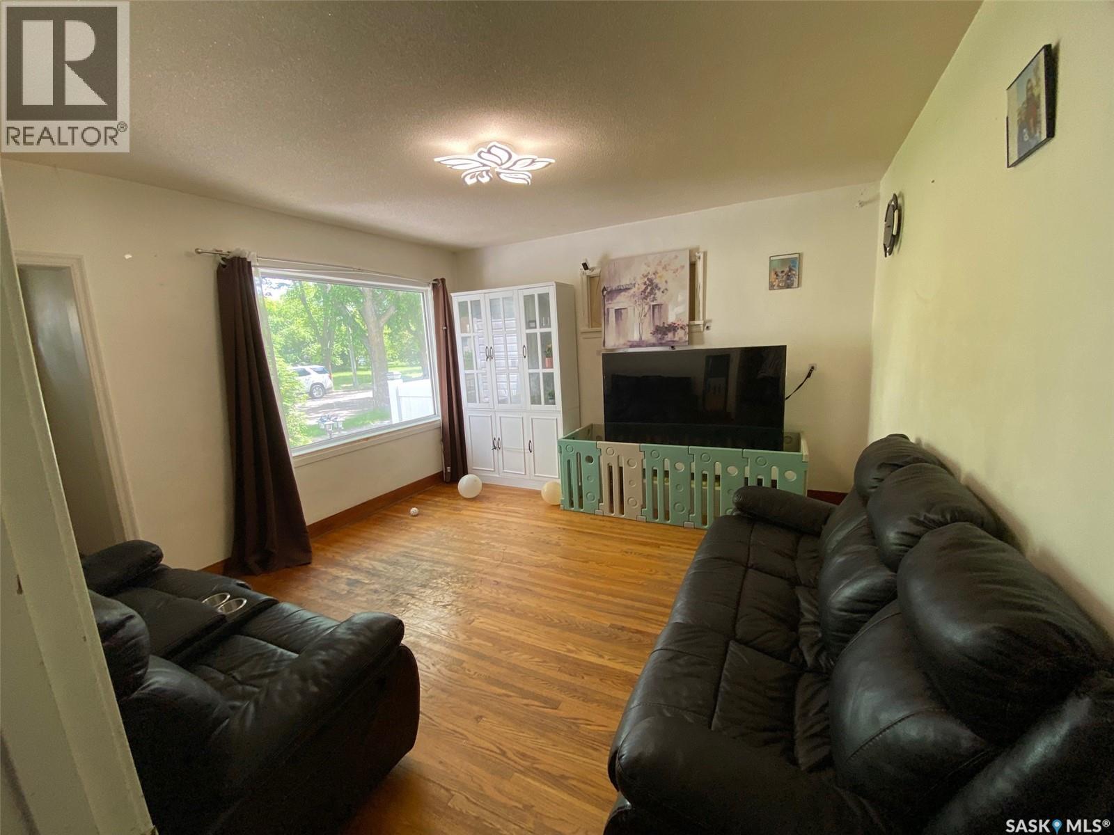 216 Maple AVENUE - 7