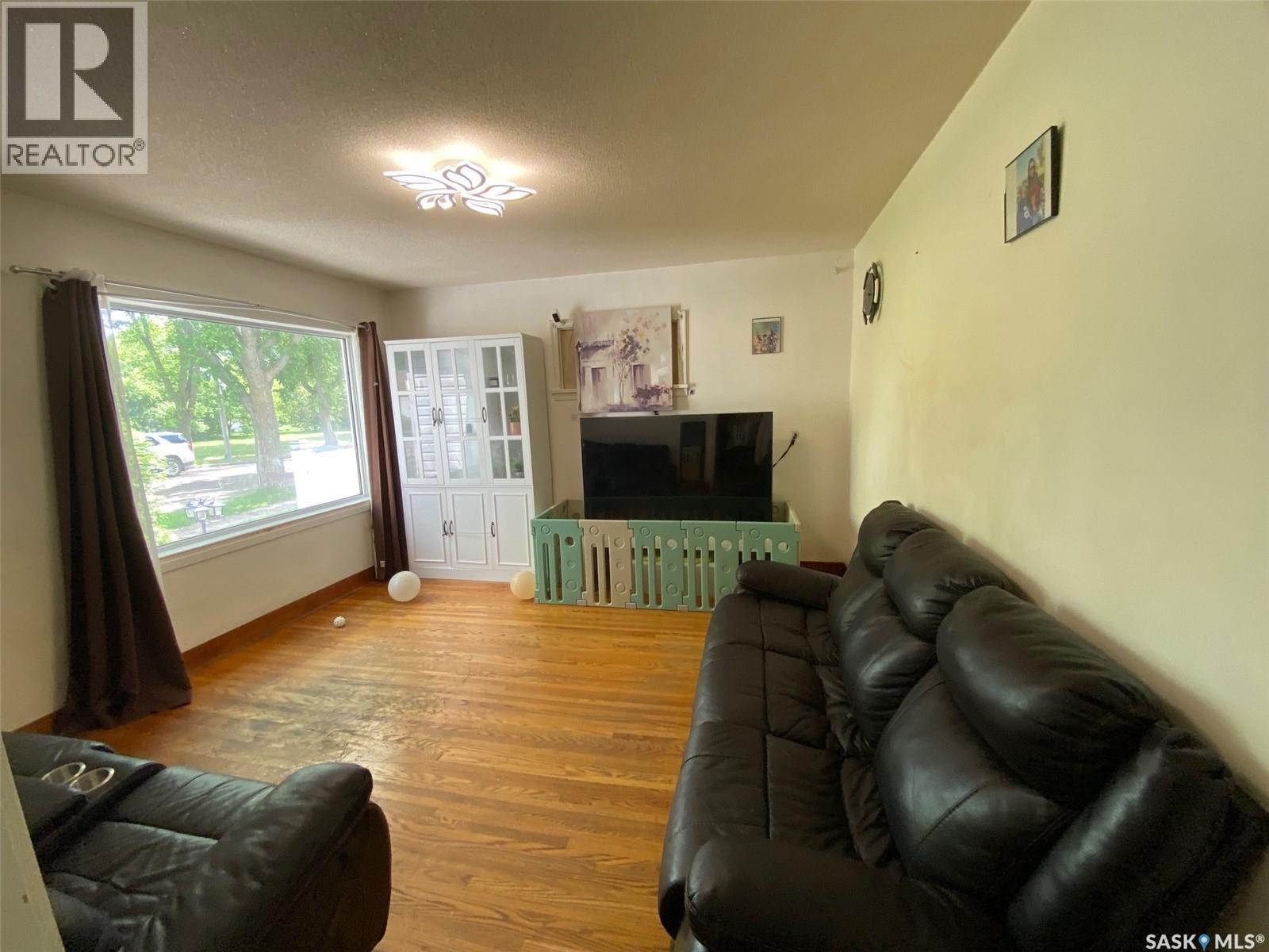 216 Maple AVENUE - 8