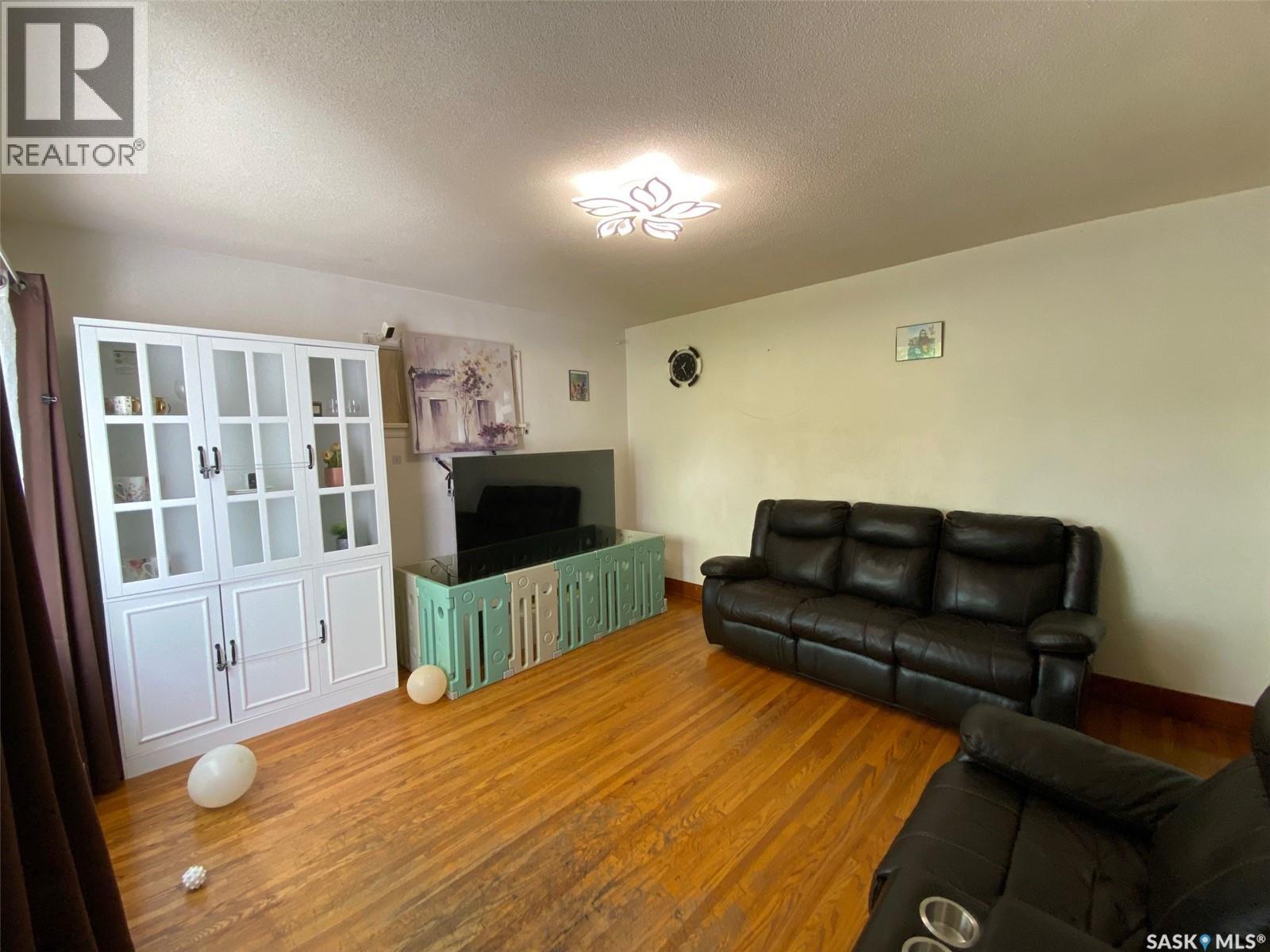 216 Maple AVENUE - 9