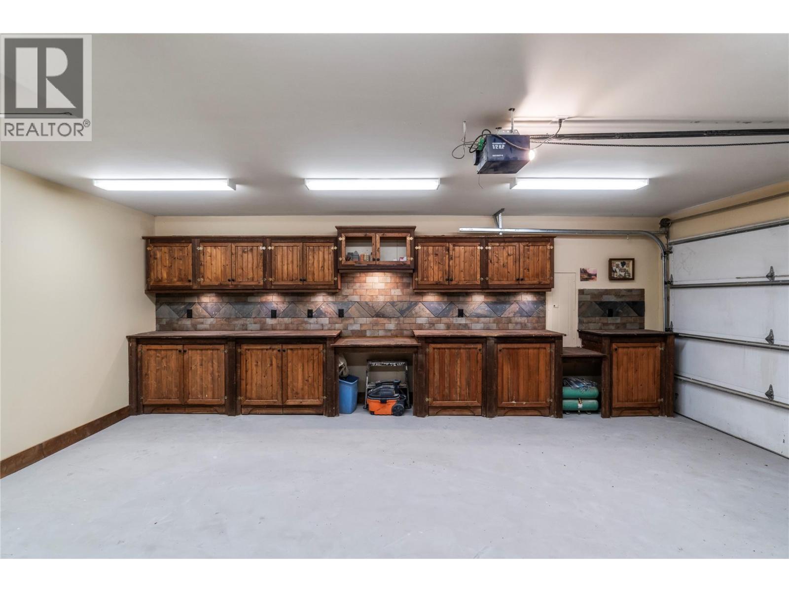  2593 Centennial Drive, Blind Bay