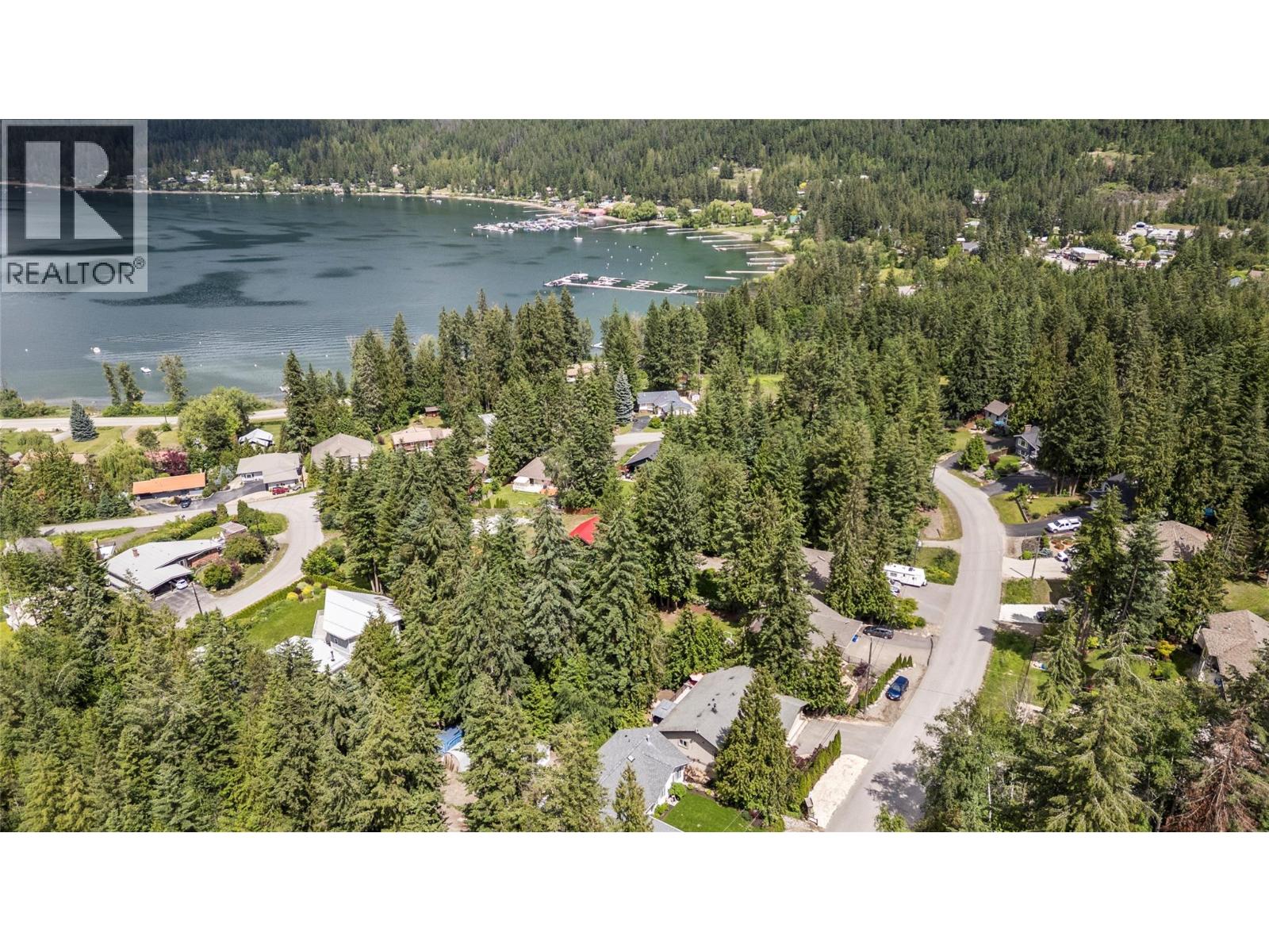  2593 Centennial Drive, Blind Bay