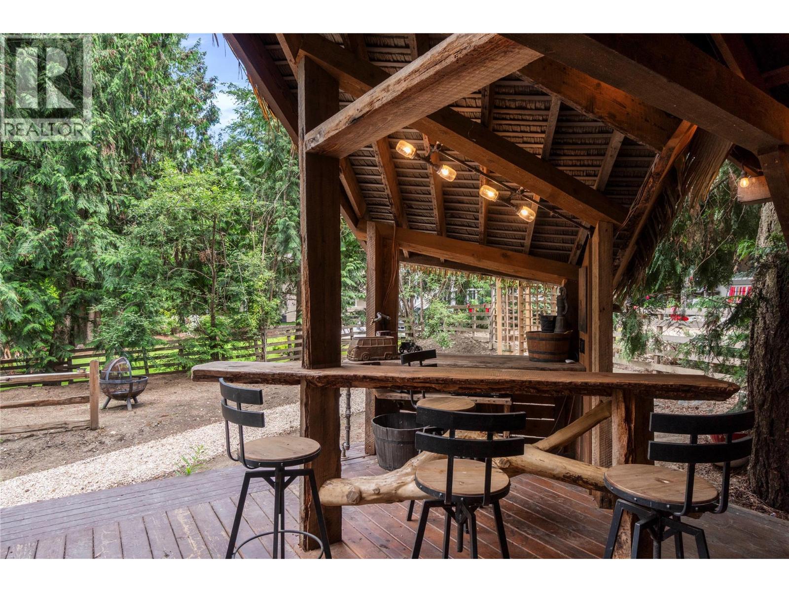  2593 Centennial Drive, Blind Bay