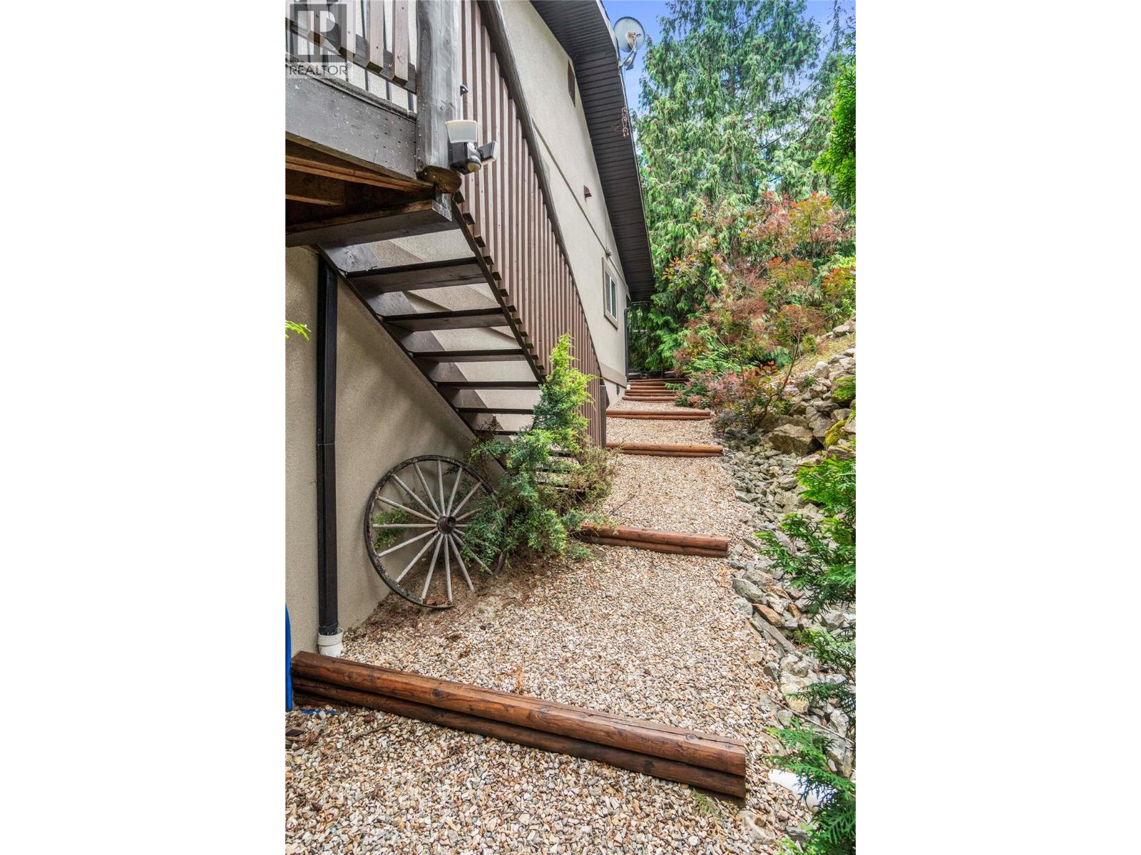  2593 Centennial Drive, Blind Bay