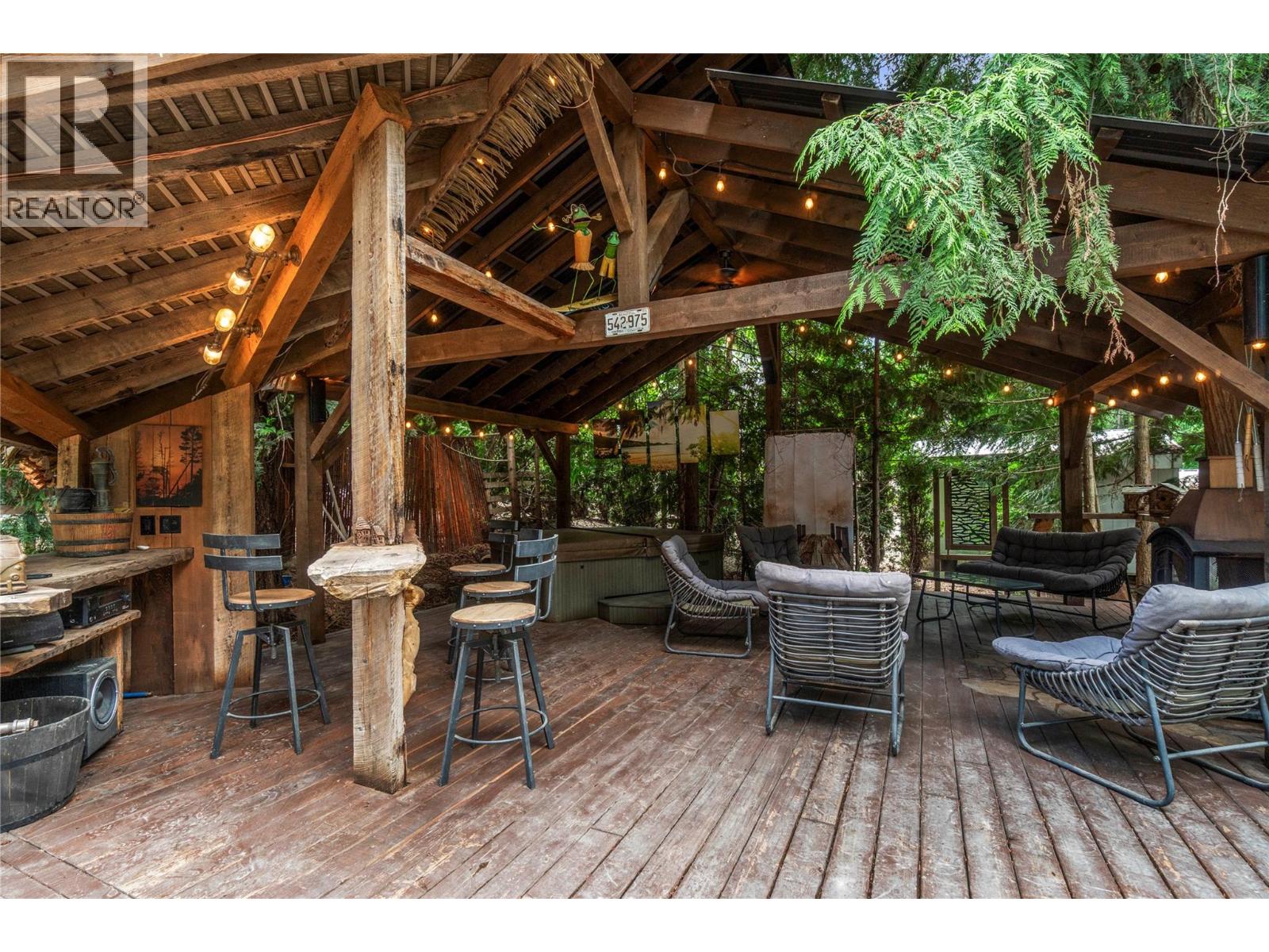  2593 Centennial Drive, Blind Bay