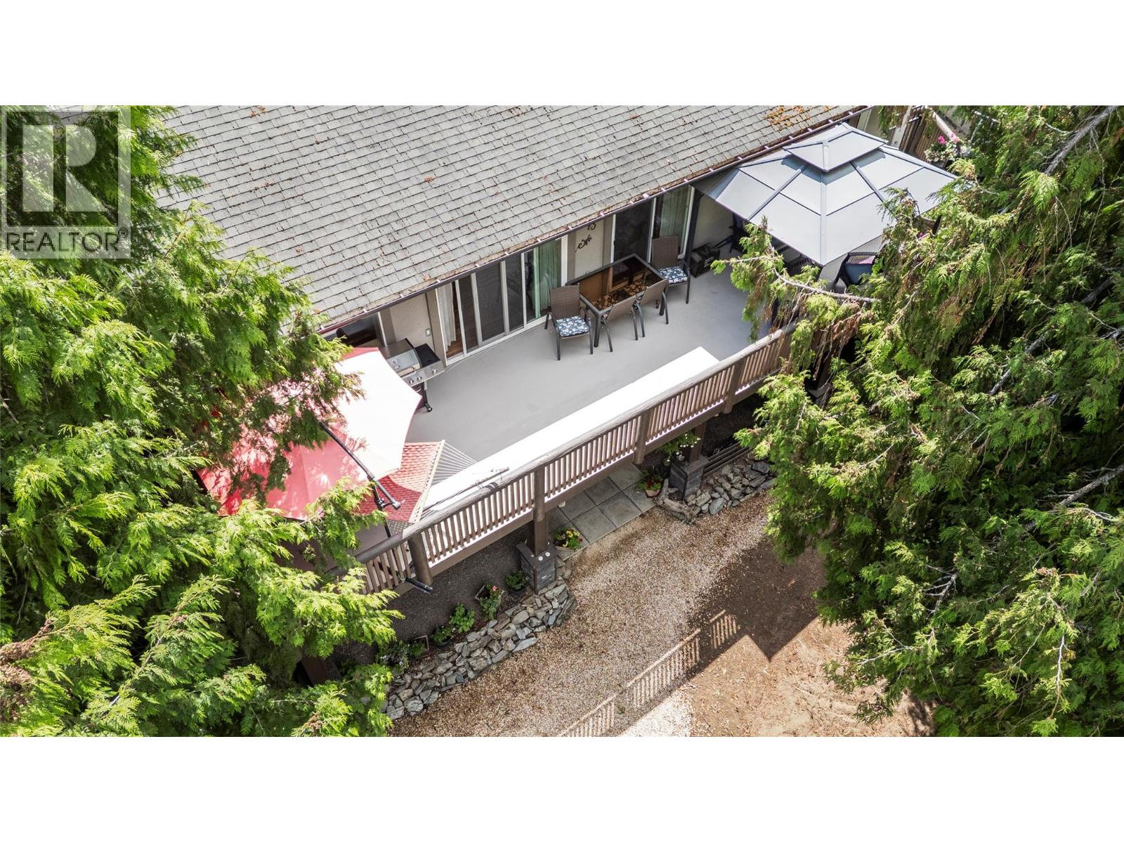  2593 Centennial Drive, Blind Bay