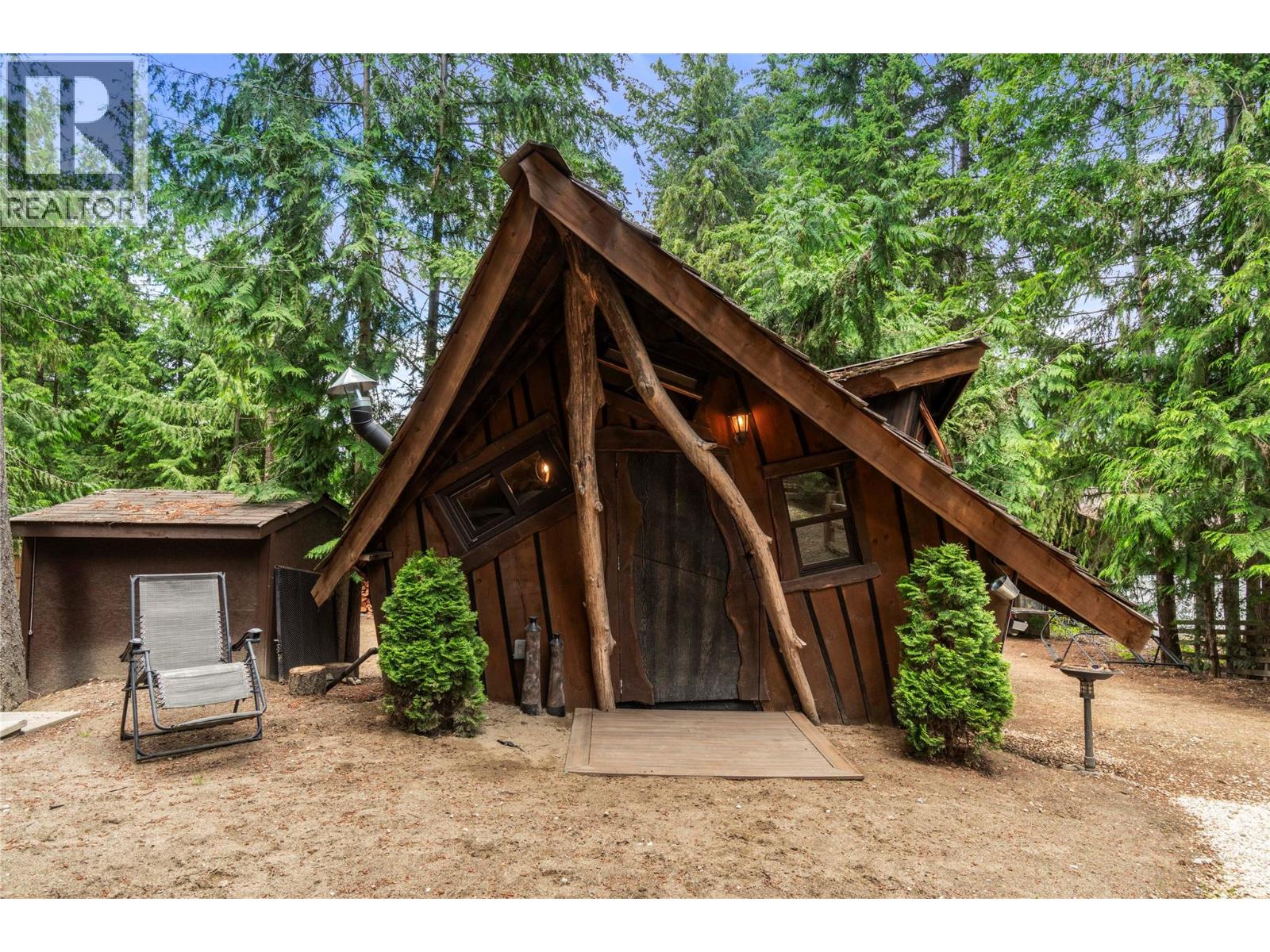  2593 Centennial Drive, Blind Bay