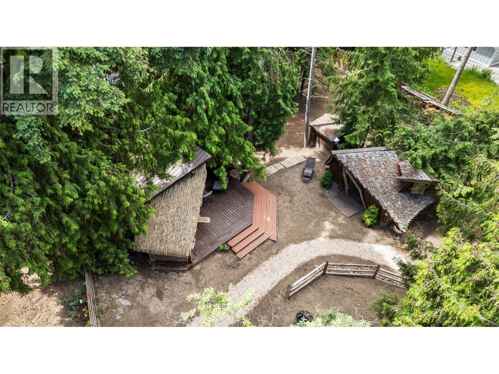  2593 Centennial Drive, Blind Bay