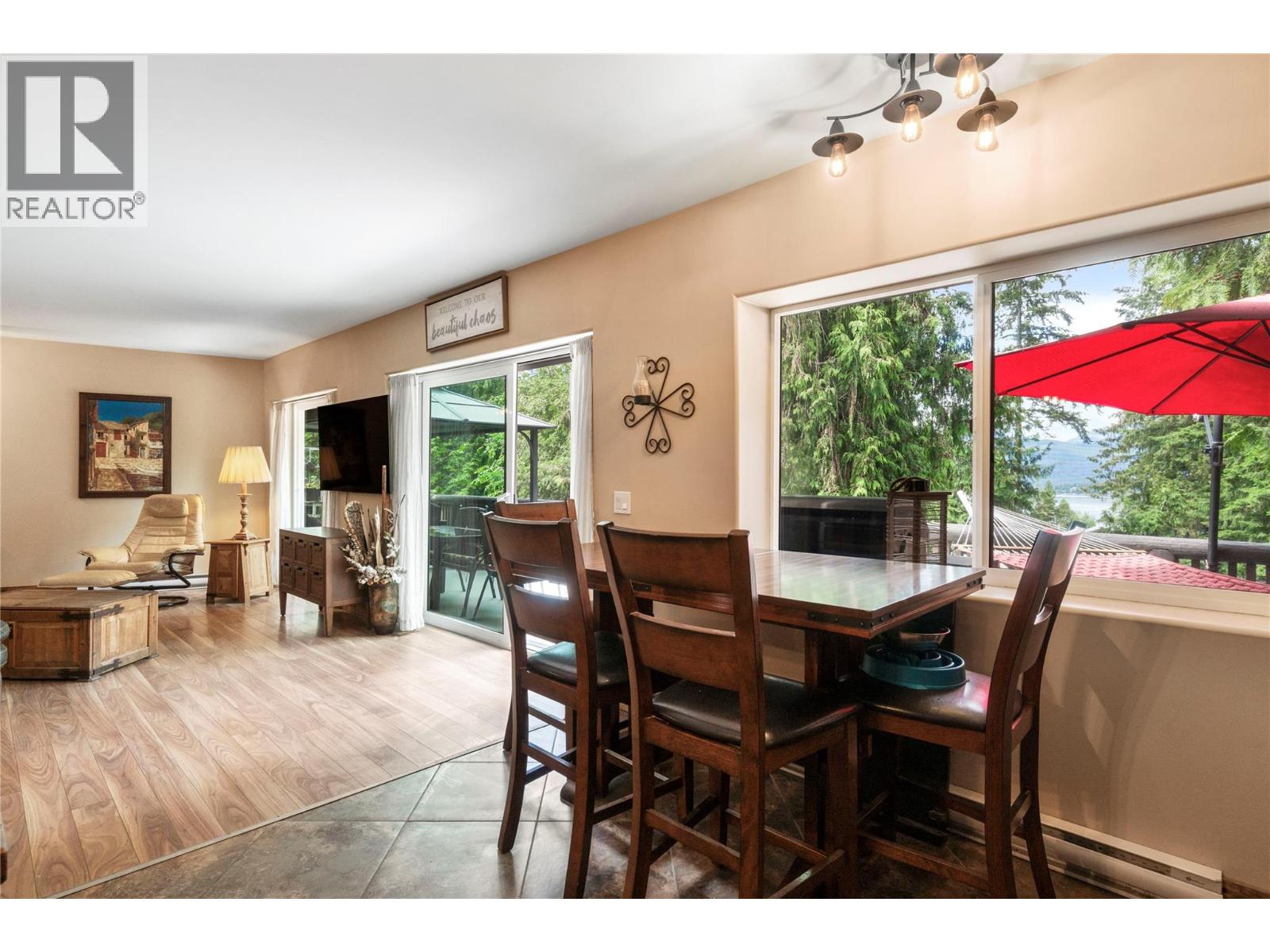  2593 Centennial Drive, Blind Bay