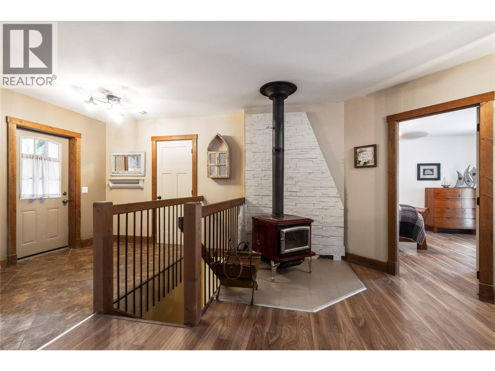  2593 Centennial Drive, Blind Bay