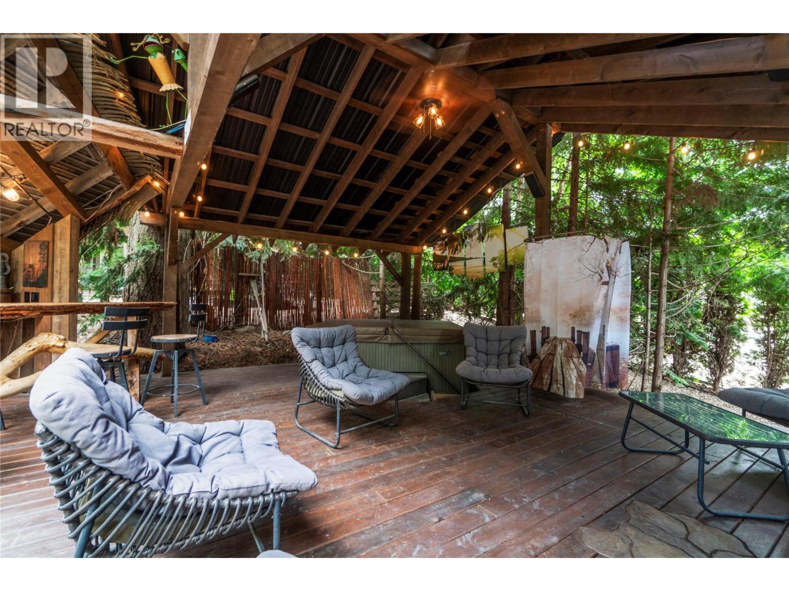  2593 Centennial Drive, Blind Bay