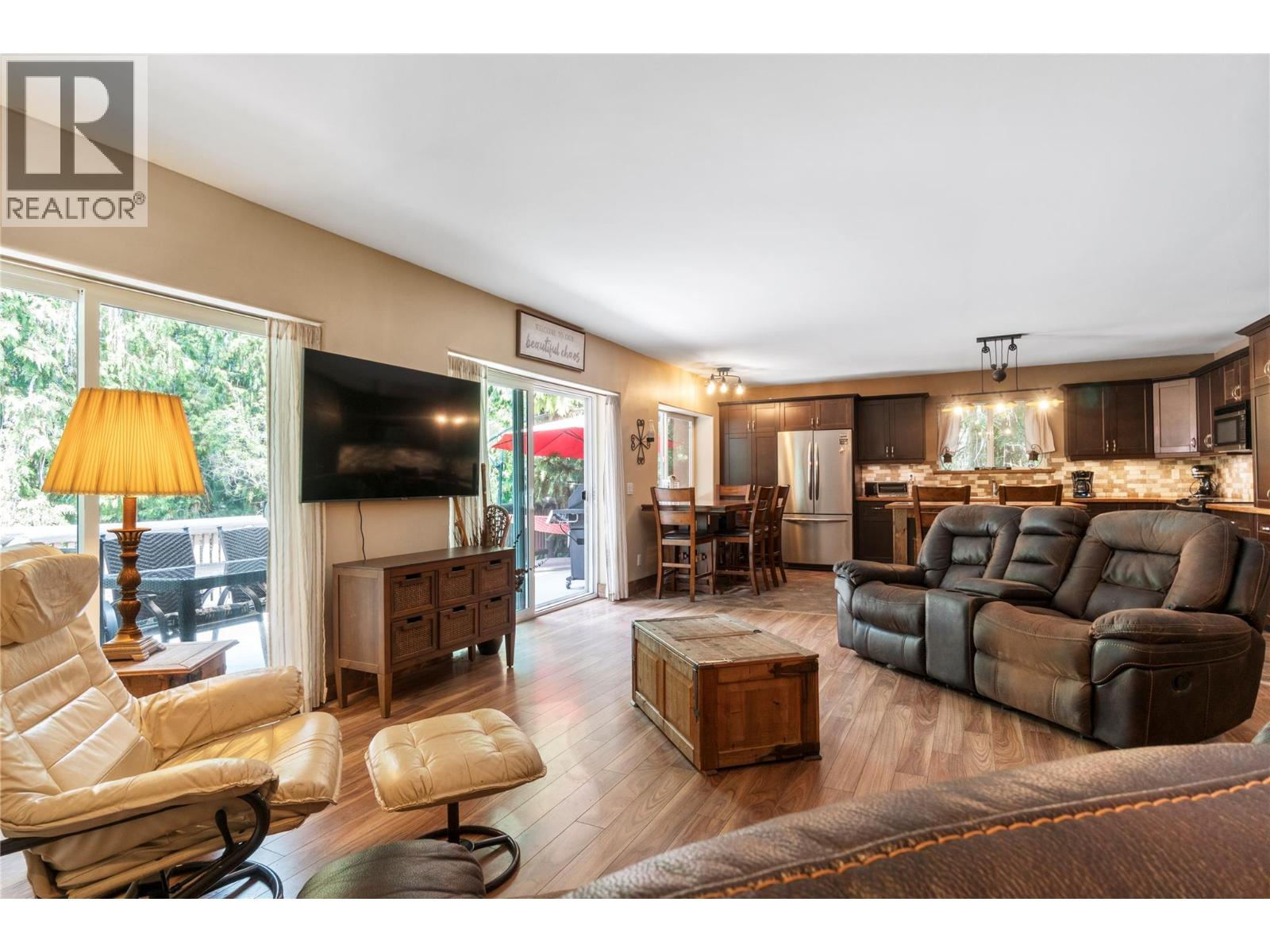  2593 Centennial Drive, Blind Bay