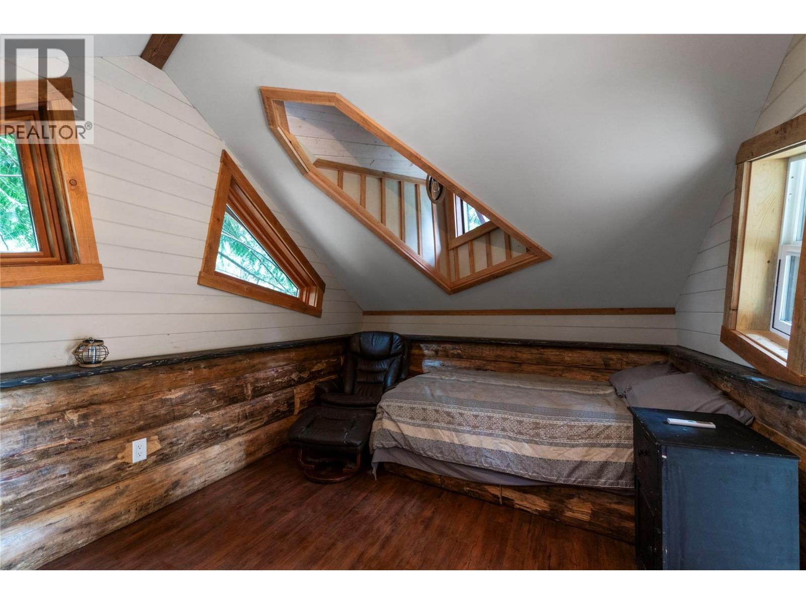  2593 Centennial Drive, Blind Bay
