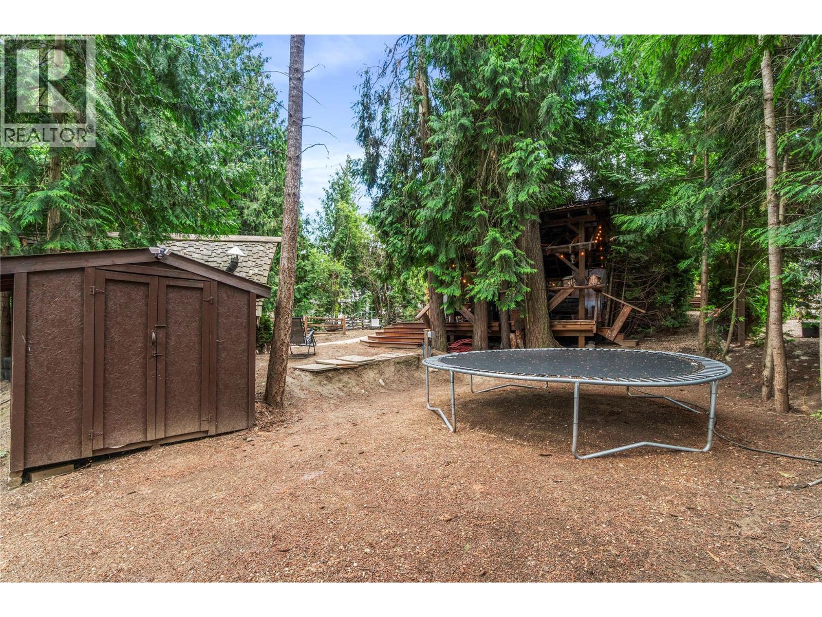  2593 Centennial Drive, Blind Bay