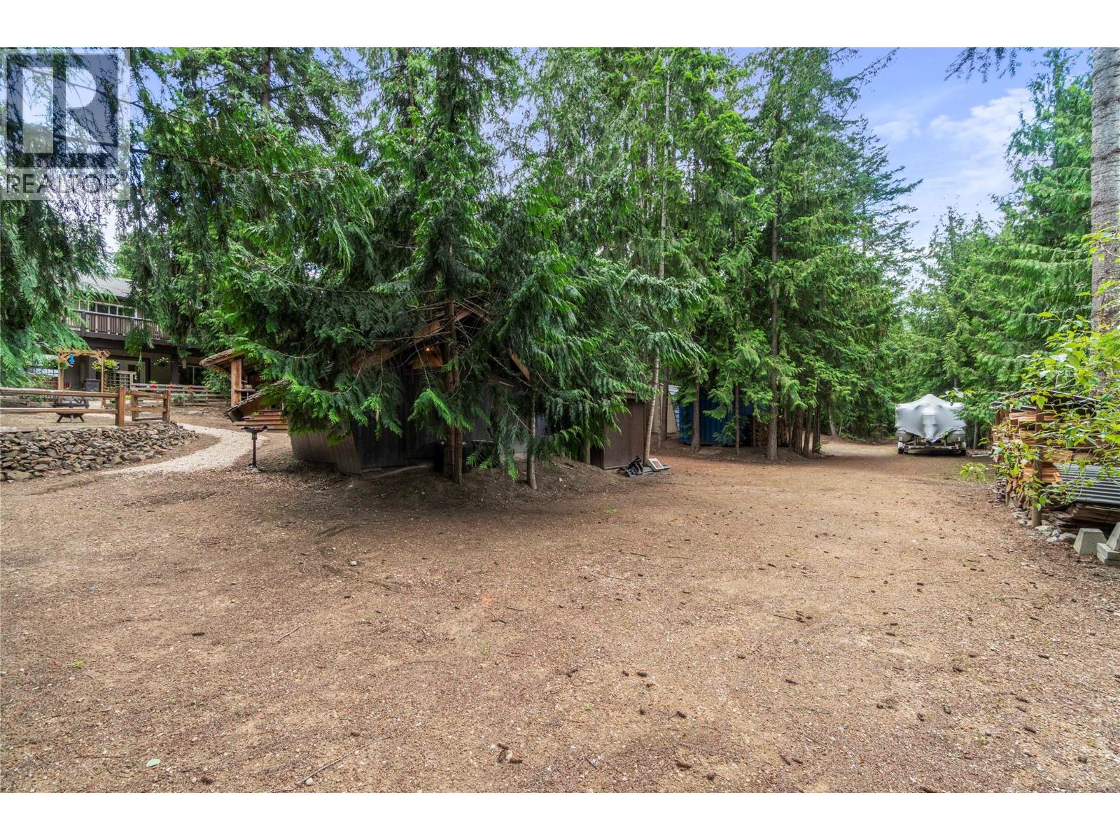  2593 Centennial Drive, Blind Bay