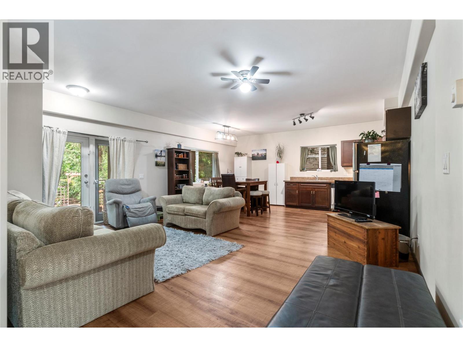  2593 Centennial Drive, Blind Bay