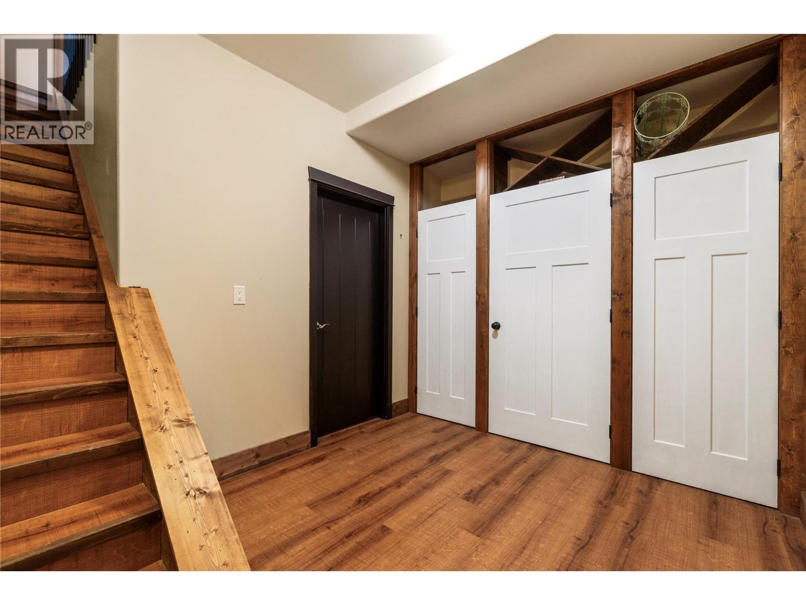  2593 Centennial Drive, Blind Bay