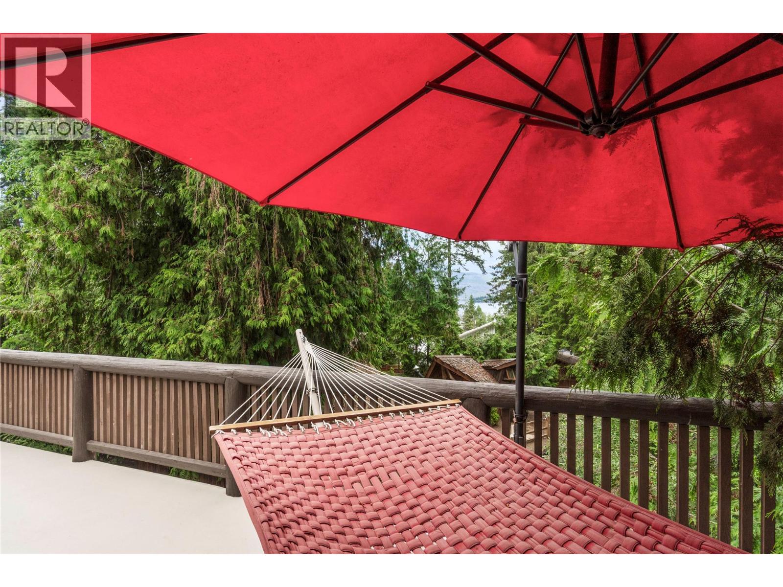  2593 Centennial Drive, Blind Bay