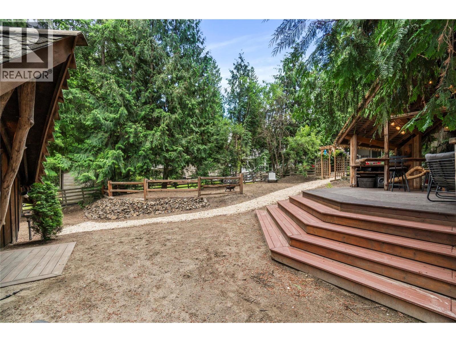  2593 Centennial Drive, Blind Bay