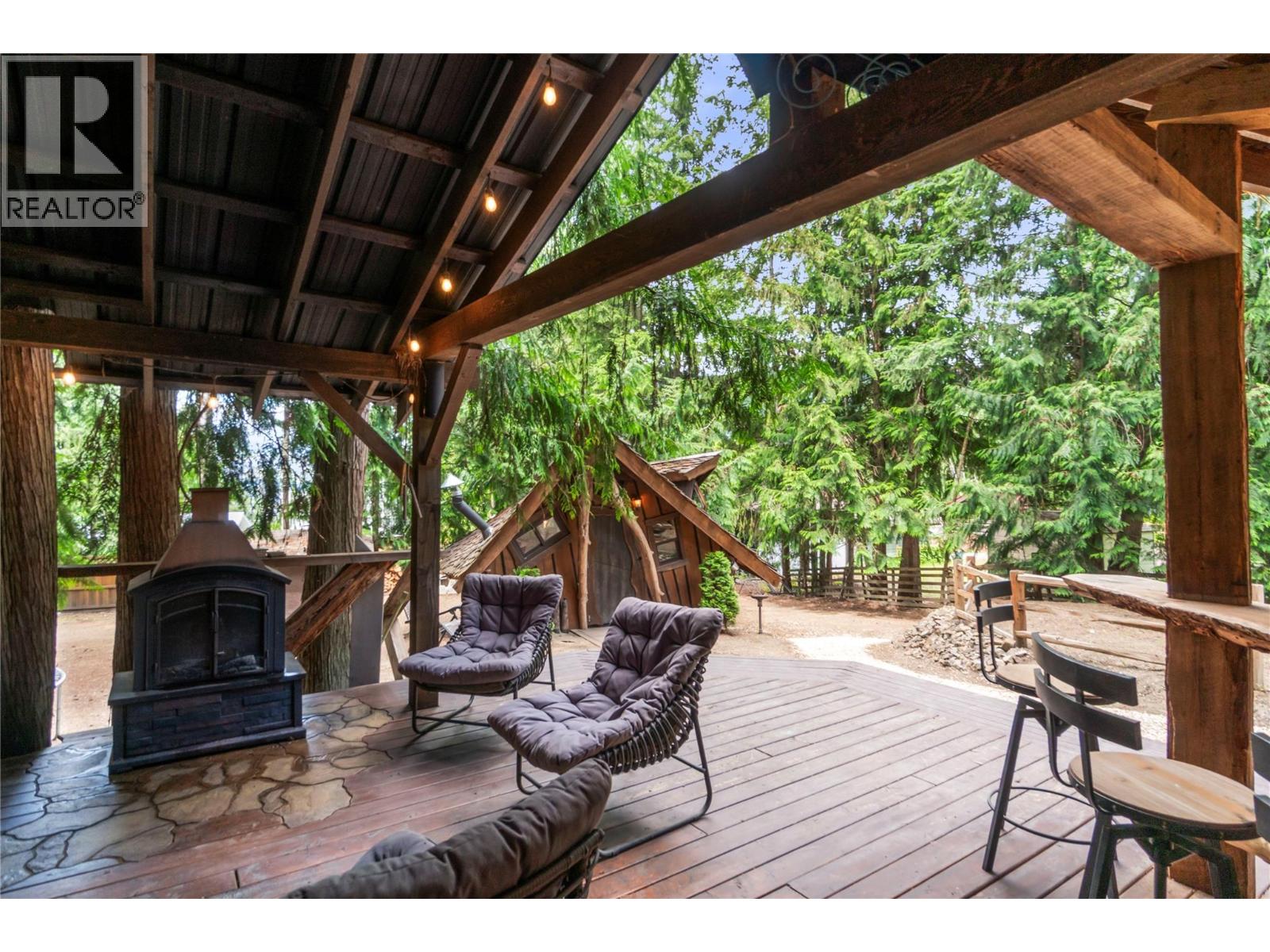  2593 Centennial Drive, Blind Bay