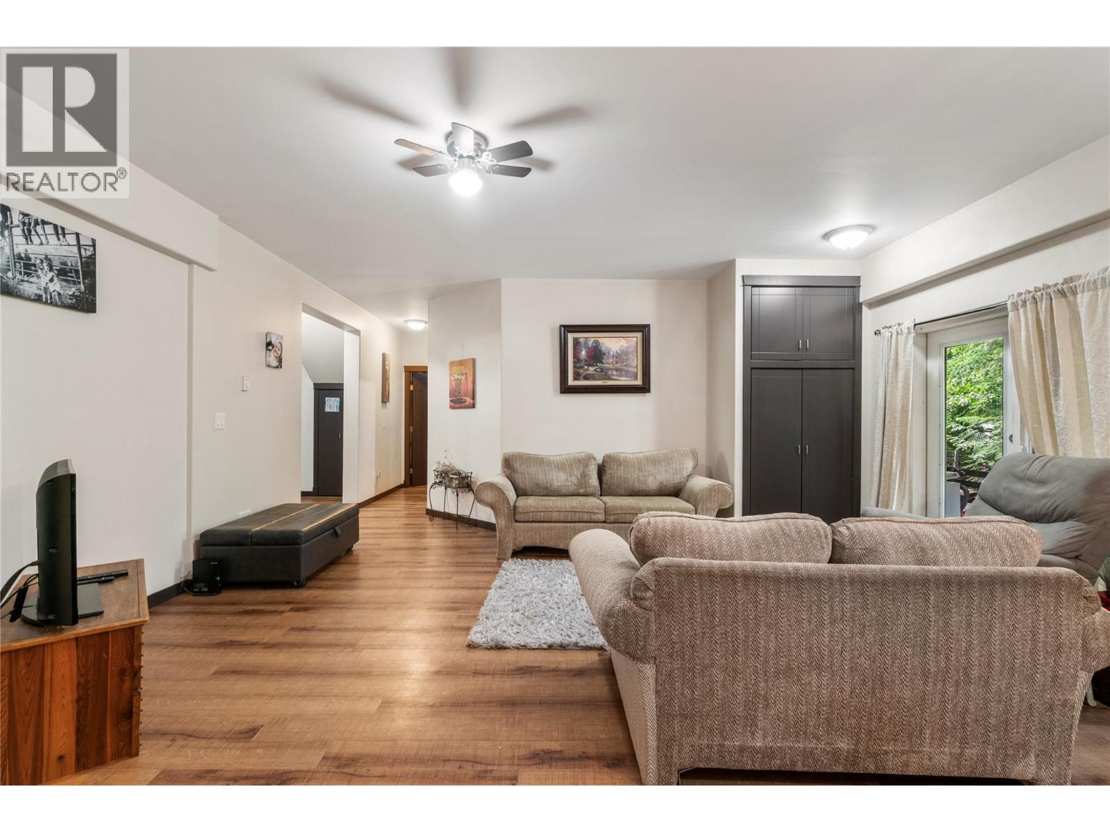  2593 Centennial Drive, Blind Bay