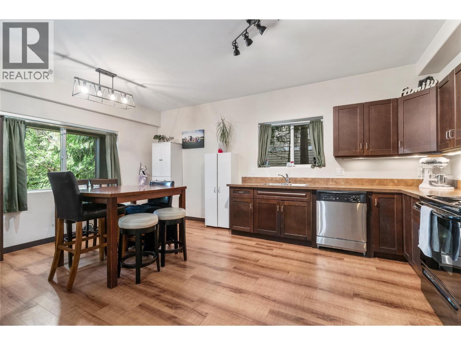  2593 Centennial Drive, Blind Bay
