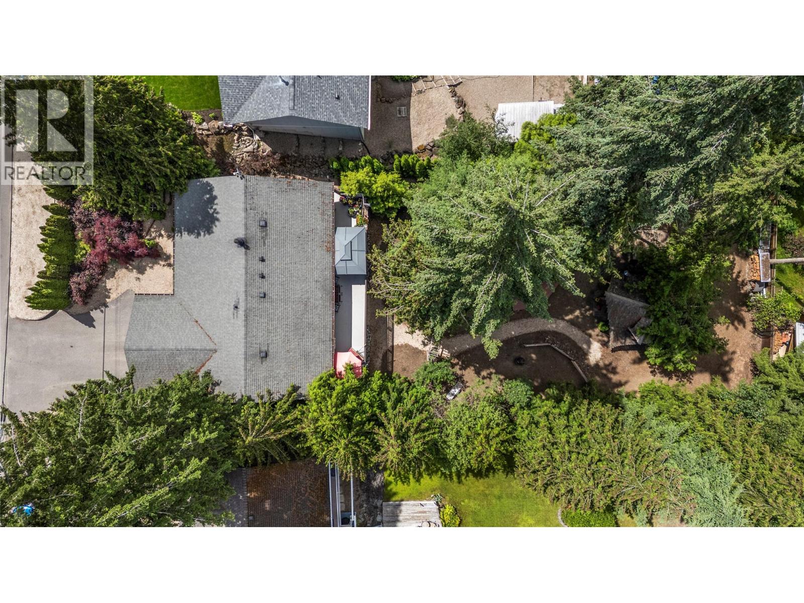  2593 Centennial Drive, Blind Bay