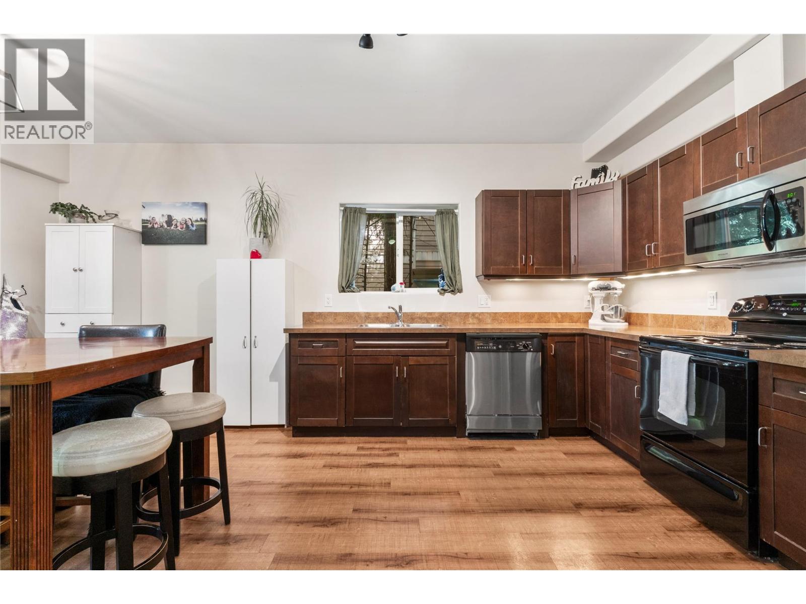 2593 Centennial Drive, Blind Bay