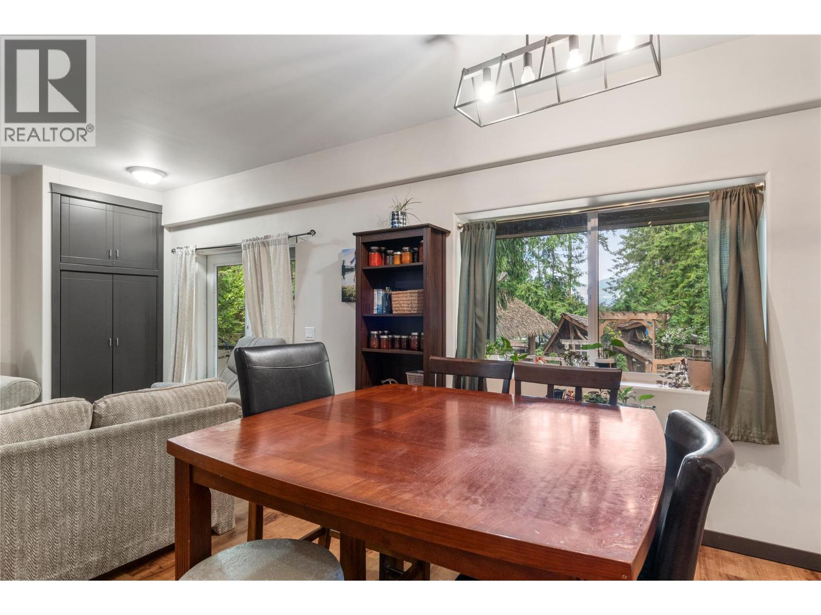  2593 Centennial Drive, Blind Bay
