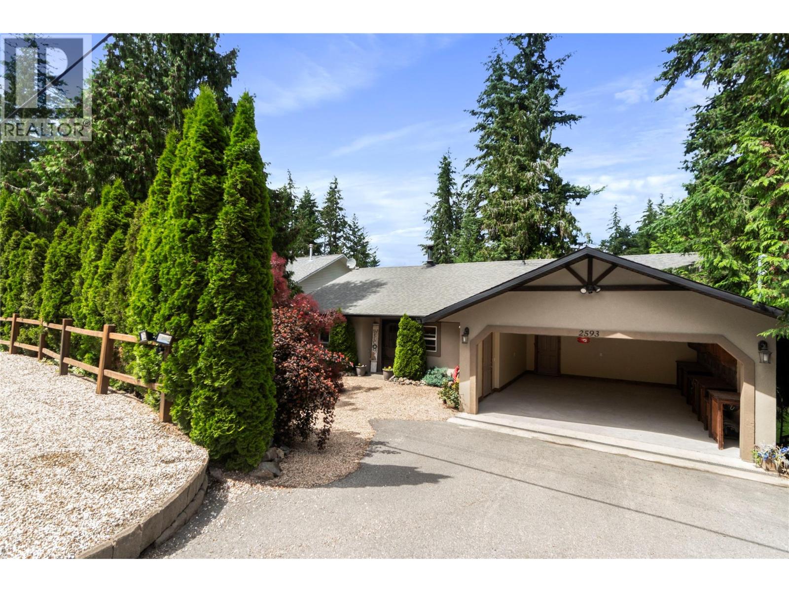  2593 Centennial Drive, Blind Bay