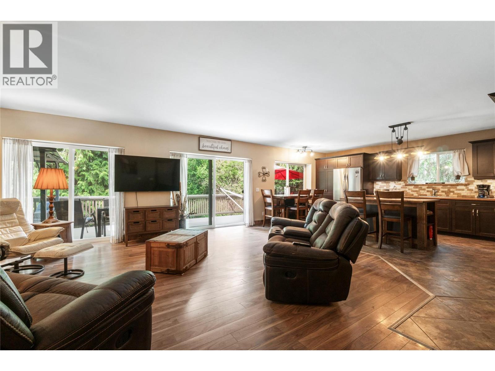  2593 Centennial Drive, Blind Bay