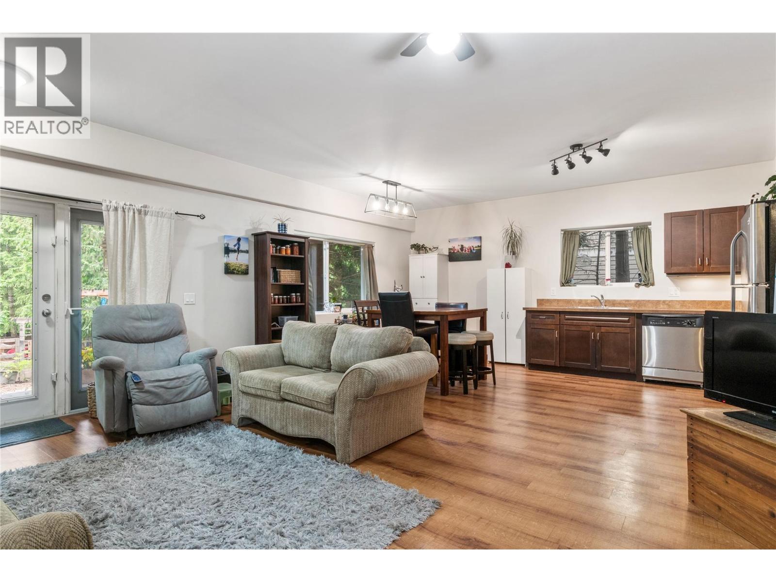  2593 Centennial Drive, Blind Bay