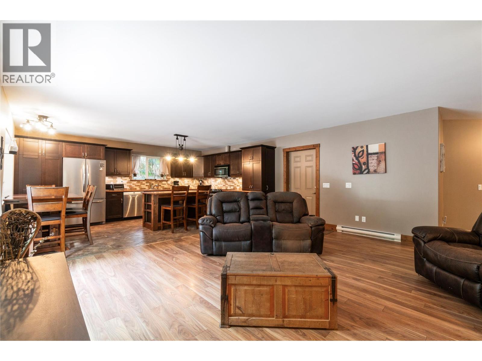  2593 Centennial Drive, Blind Bay