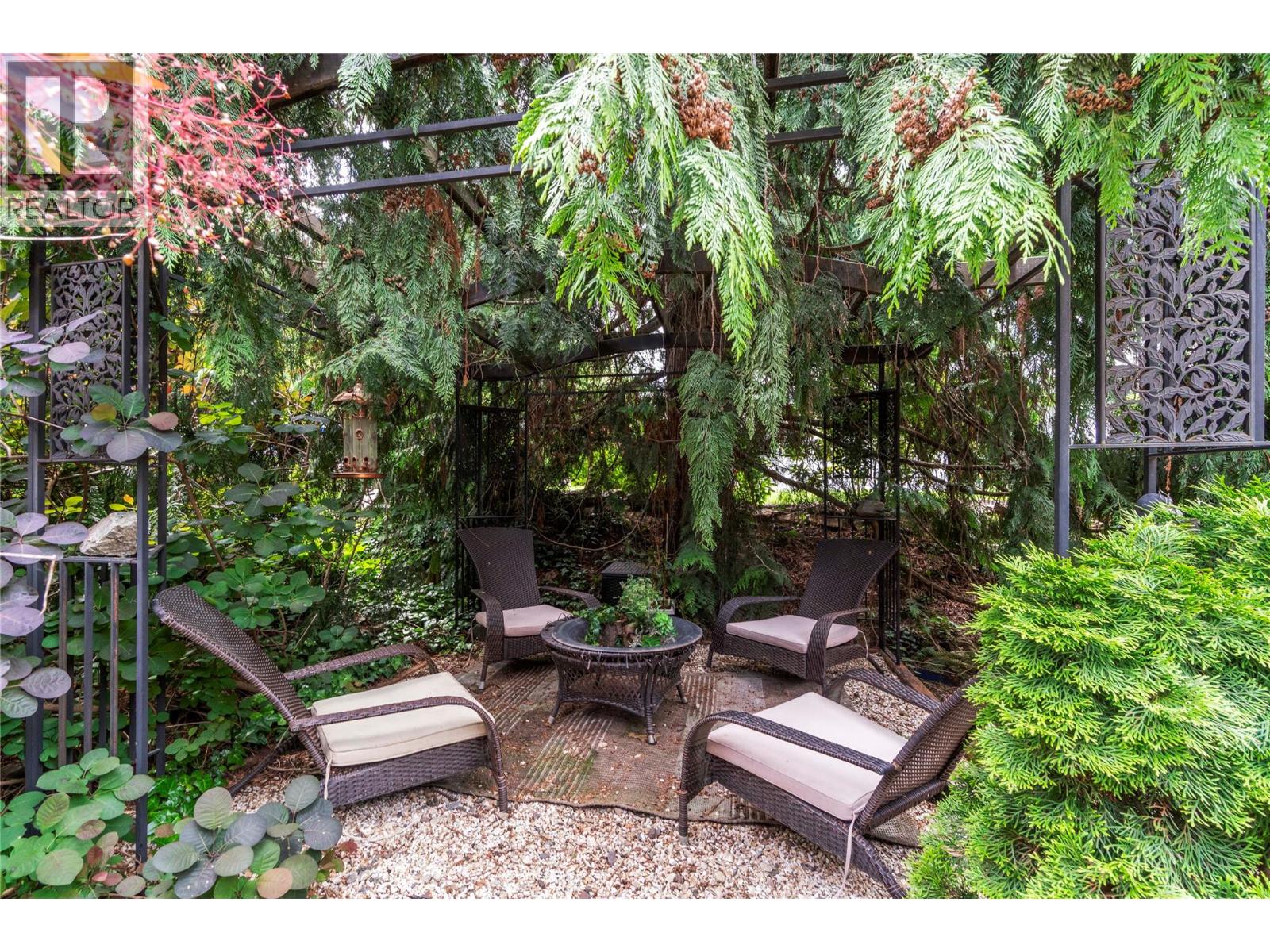  2593 Centennial Drive, Blind Bay