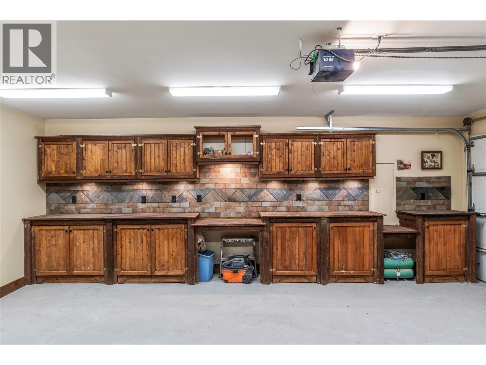  2593 Centennial Drive, Blind Bay