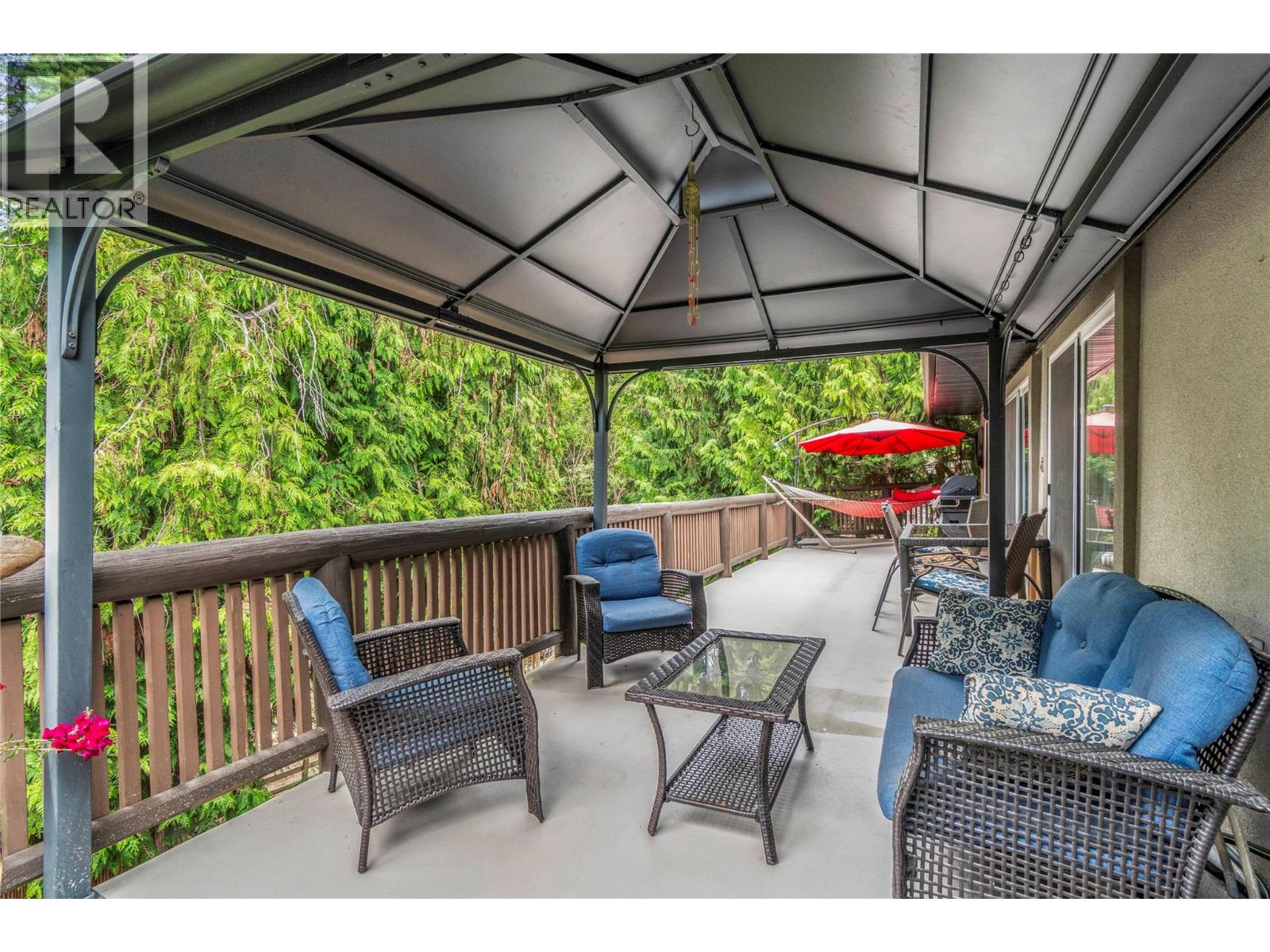  2593 Centennial Drive, Blind Bay