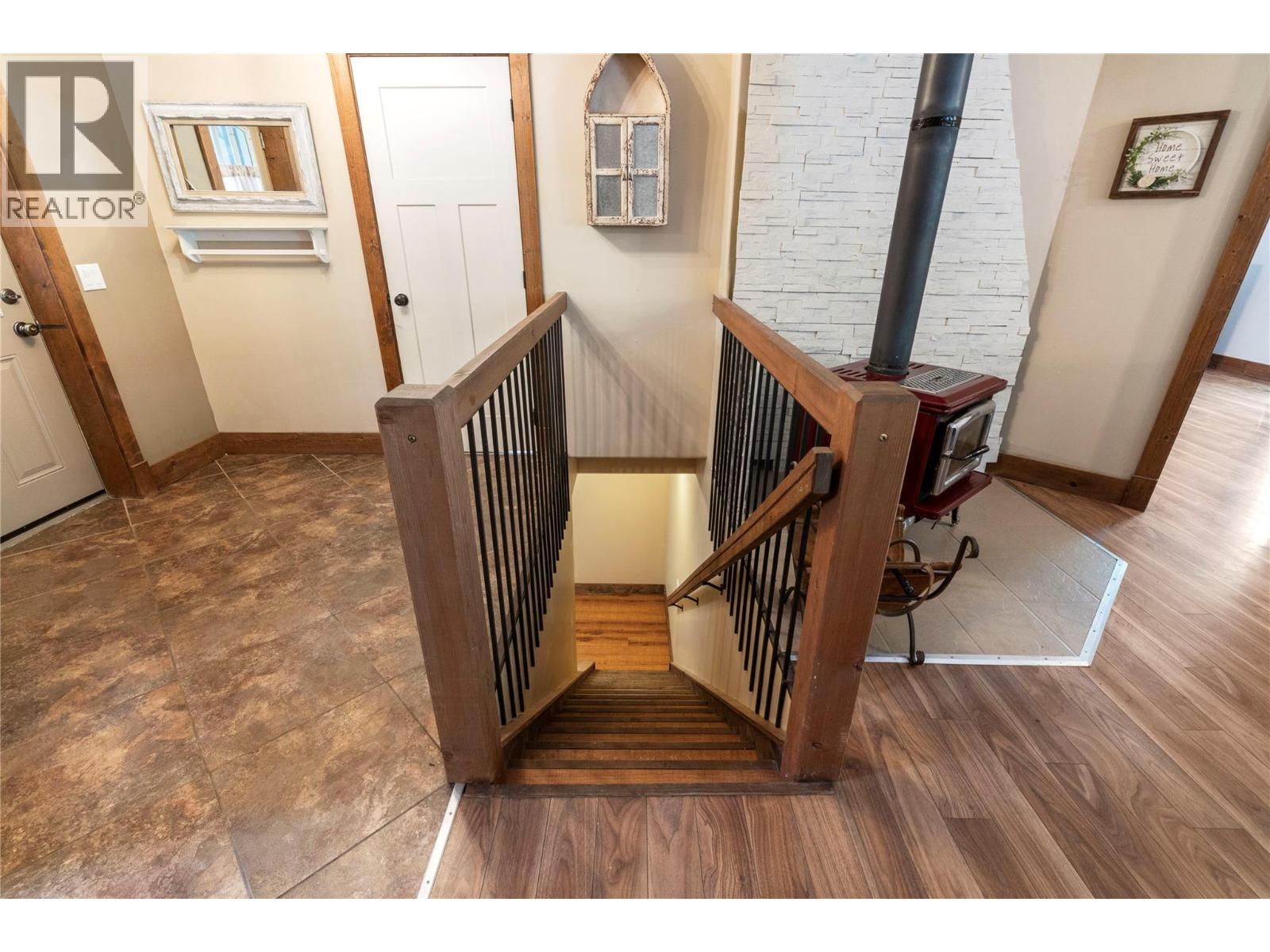 2593 Centennial Drive, Blind Bay