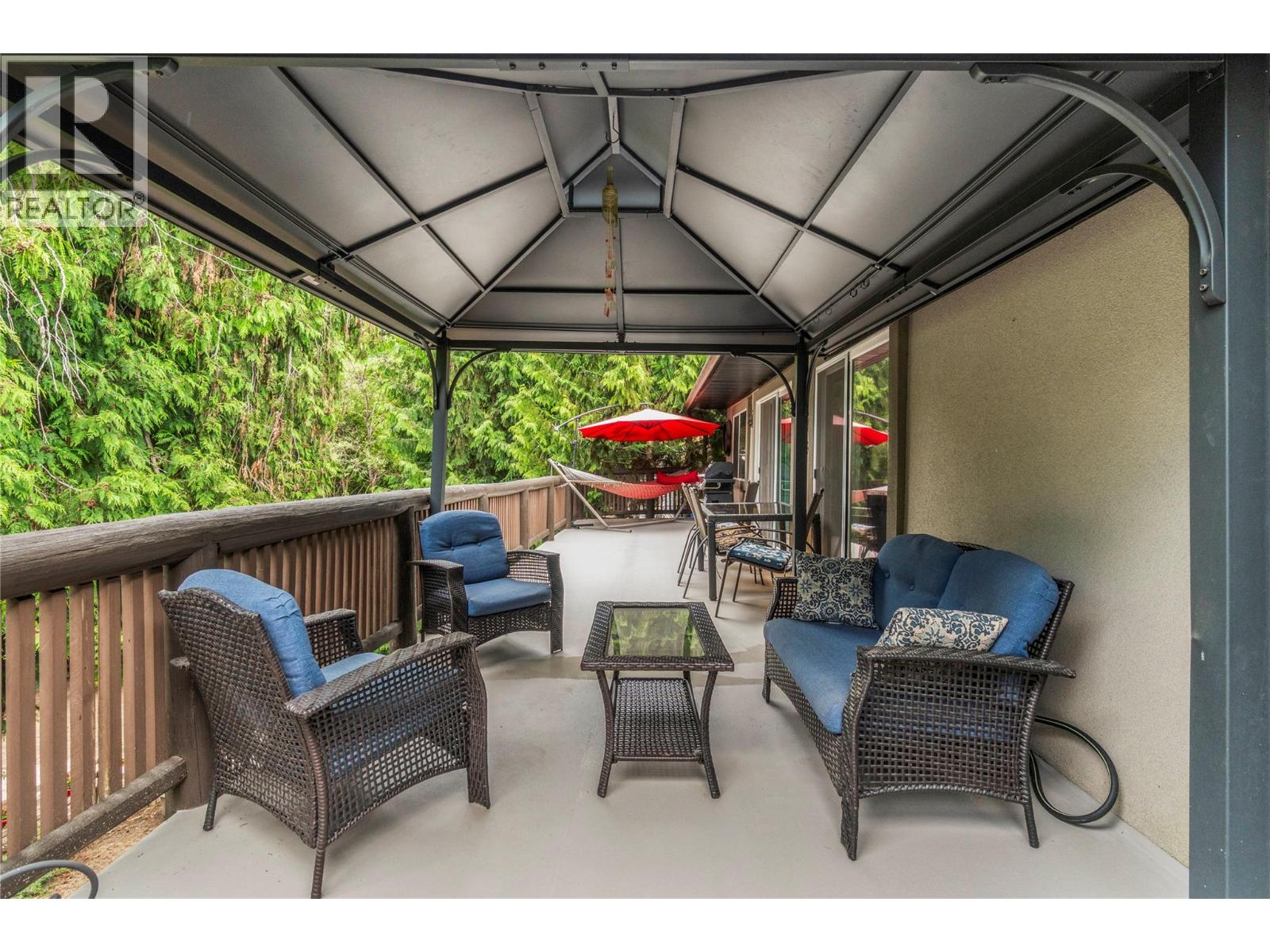  2593 Centennial Drive, Blind Bay