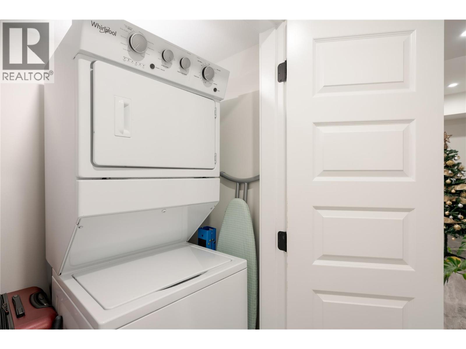 4315 Ladd Court - 34